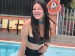 EmmaMackey - female with brown hair and  big tits webcam at ImLive