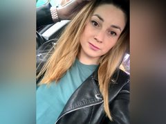 EmmaMoon1 - female with black hair and  small tits webcam at ImLive