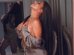 jadeabiadick - female with black hair and  small tits webcam at ImLive