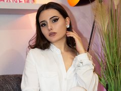 EmmyMayson - female with brown hair and  big tits webcam at LiveJasmin