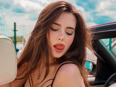 EmmyMayson - female with brown hair and  big tits webcam at LiveJasmin