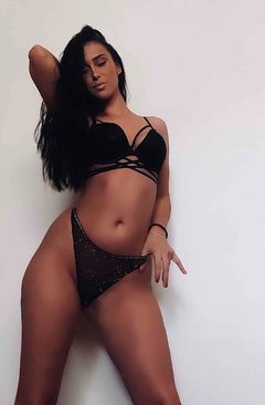 Emy_Laveau - female with black hair webcam at ImLive