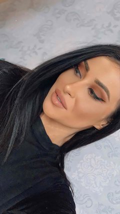 Emy_Laveau - female with black hair webcam at ImLive