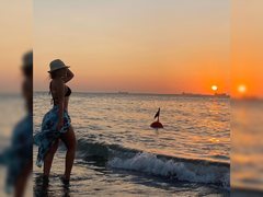 emma_jhonson - blond female with  small tits webcam at ImLive