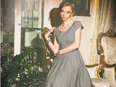 eTemptress - blond female webcam at ImLive