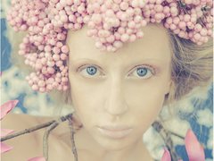 eTemptress - blond female webcam at ImLive