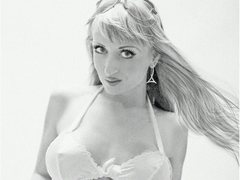 eTemptress - blond female webcam at ImLive