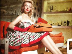 eTemptress - blond female webcam at ImLive