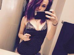 Lizzeth666 - blond female webcam at ImLive