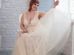 EvaCristal - blond female with  small tits webcam at ImLive