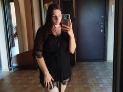 Eva_Charm - female with brown hair webcam at ImLive