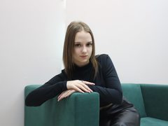EvaCharlson - female with brown hair webcam at xLoveCam