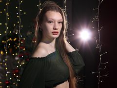EvelynFlorence - female with brown hair webcam at LiveJasmin