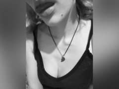 EvelynKukla - blond female with  small tits webcam at ImLive