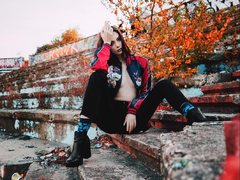 EvoletteLouLou - female with black hair webcam at ImLive