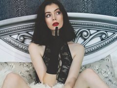 EvoletteLouLou - female with black hair webcam at ImLive