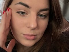 evaloriax from ImLive