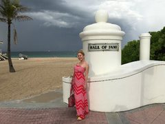 Exclusivegirl - blond female with  big tits webcam at ImLive