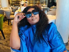 ExtraHotBoobsxxx - female with black hair and  big tits webcam at ImLive