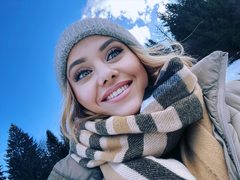 Flawlessxx - blond female with  big tits webcam at LiveJasmin