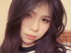 Flora28 - female with black hair and  big tits webcam at ImLive