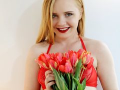 FocusOnMind - blond female webcam at LiveJasmin