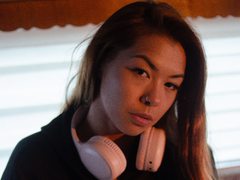 FoxyLia - female with red hair and  small tits webcam at ImLive