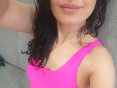 Frederica_ - female with black hair webcam at ImLive
