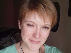 FrensissLove - female with brown hair and  small tits webcam at ImLive