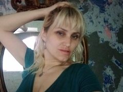FreiaDom - blond female with  big tits webcam at LiveJasmin