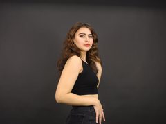 GabriellaMays - female with brown hair webcam at LiveJasmin