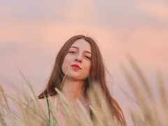 Gasminka - female with brown hair webcam at ImLive