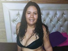 girlwatmoon286 - female webcam at ImLive