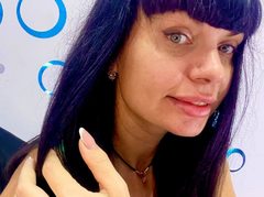 EffectGloria - female with brown hair and  big tits webcam at xLoveCam