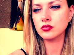 GoddessJolie - blond female webcam at ImLive