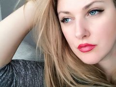 GoddessJolie - blond female webcam at ImLive