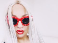 GoddessSarah - female with black hair and  big tits webcam at xLoveCam