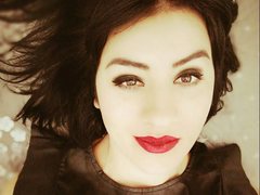 InoccentWet - female with black hair webcam at ImLive