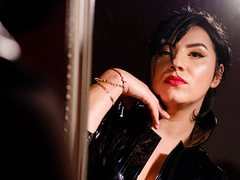 InoccentWet - female with black hair webcam at ImLive