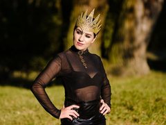 InoccentWet - female with black hair webcam at ImLive