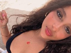 Golden_Doll_ - female with brown hair webcam at ImLive