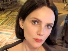 Gonata - female with black hair webcam at ImLive