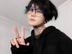 GothXXXRaven - female with black hair webcam at ImLive