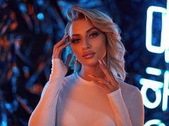 GraceDavies - female with red hair and  big tits webcam at LiveJasmin