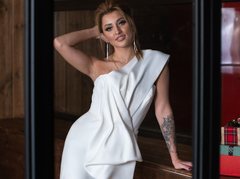 GraceDavies - female with red hair and  big tits webcam at LiveJasmin