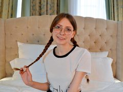 GraceRoads999 from ImLive