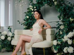 HaileyDevidson - female with brown hair webcam at LiveJasmin