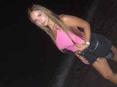 HaileySkyess - blond female with  big tits webcam at ImLive