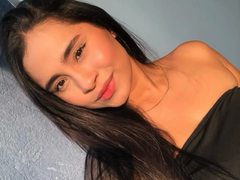 Hanna_Harper - female with brown hair webcam at ImLive