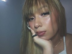 HannahBlonde_ from ImLive